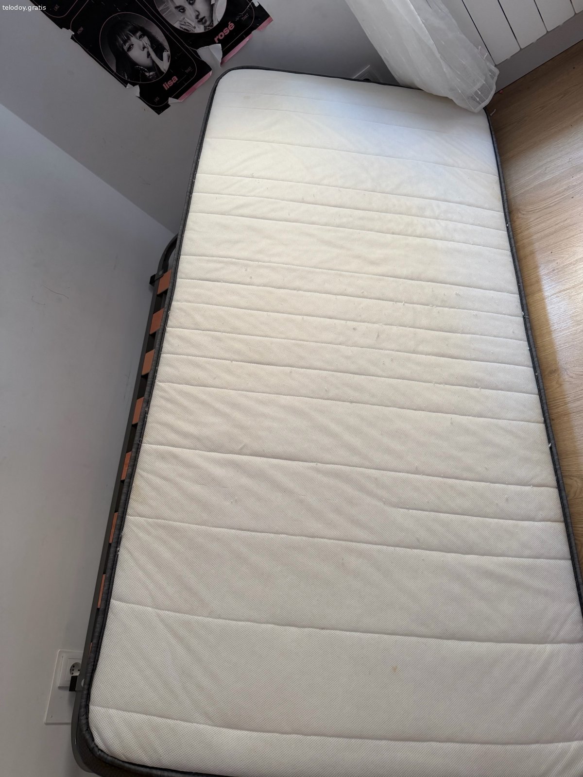 base cama y colchón de 90 cm. base y colchón de 90 cm en buen estado