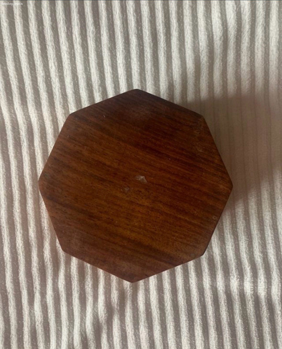 cajita de madera. cajita de madera con dibujo en la tapa,sirve para decorar