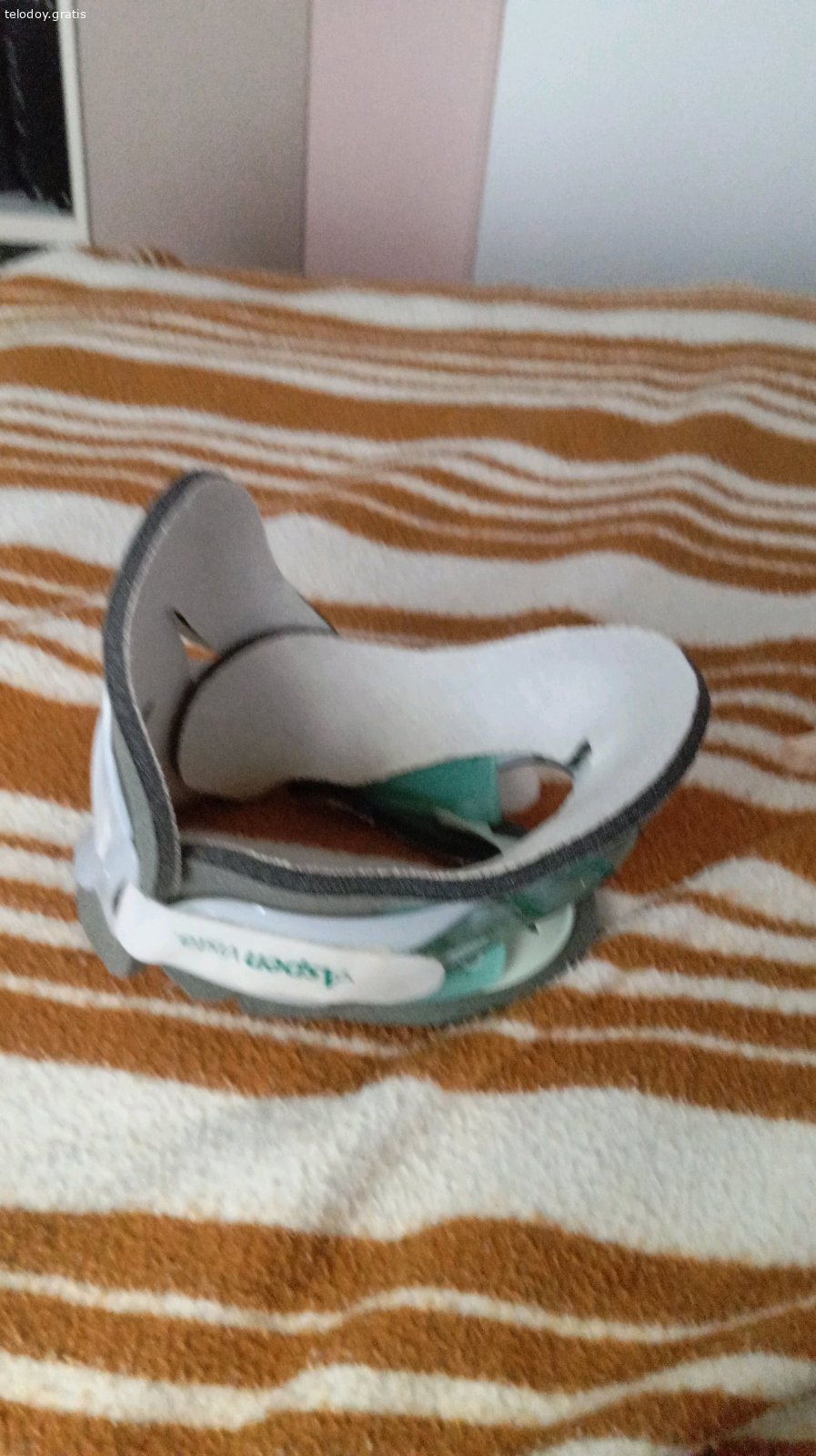 collarin ortopedico. bonito collarin ortopedico
